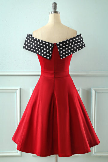 Vestido vermelho às bolinhas vintage dos anos 50